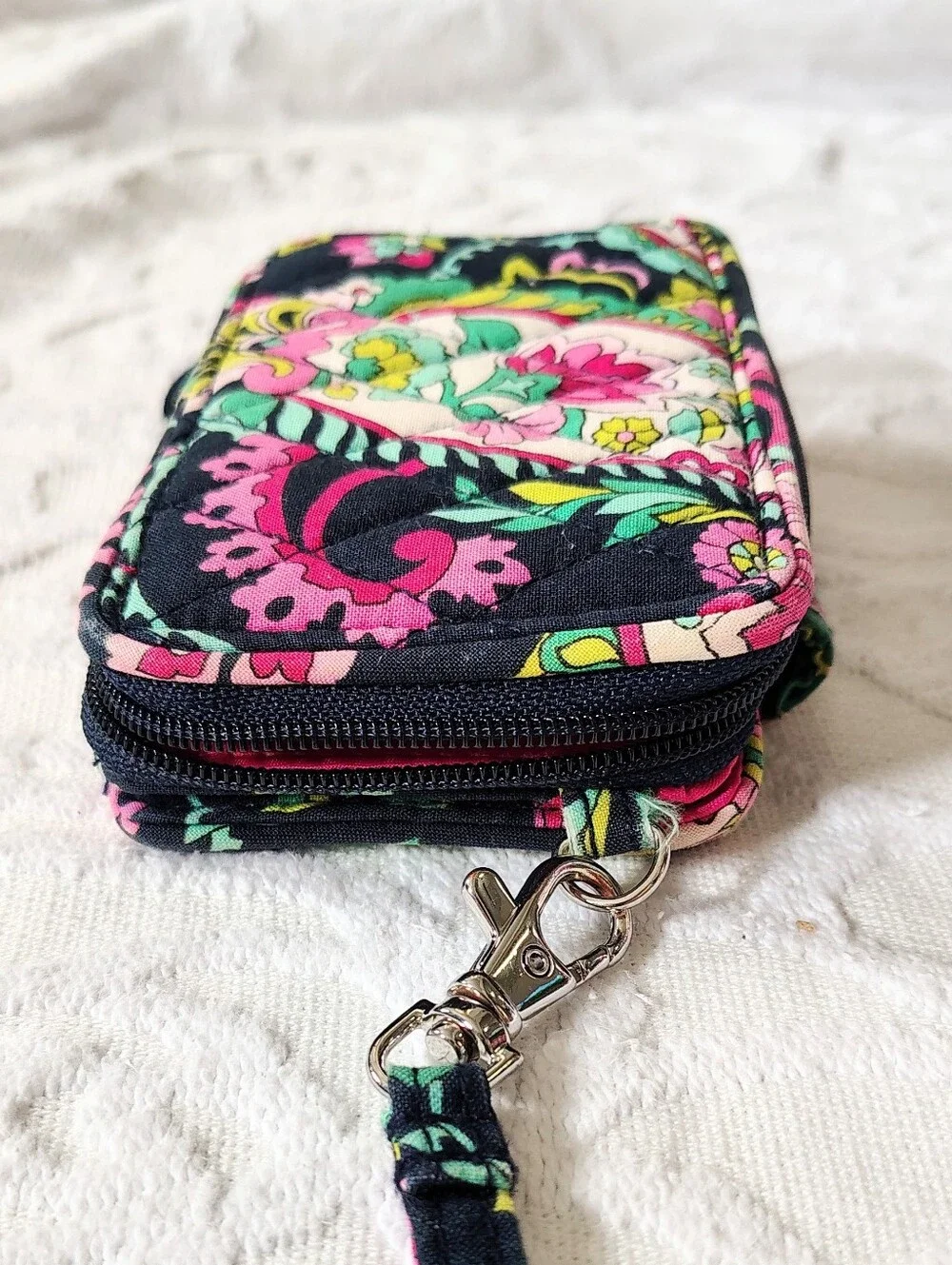 Vera Bradley Petal Paisley Smart Phone Wristlet Vintage Retired